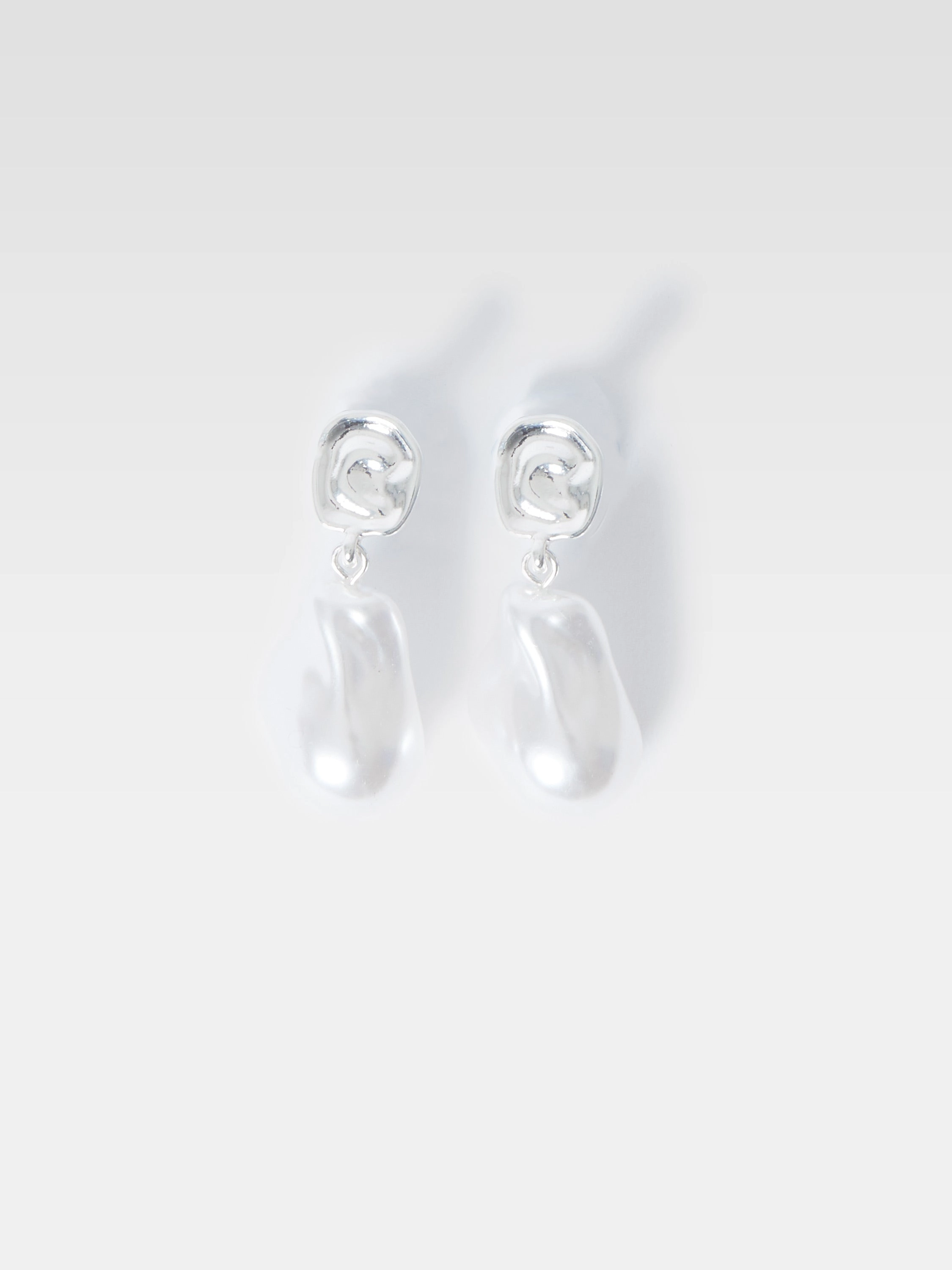 Pearl Drop Earrings